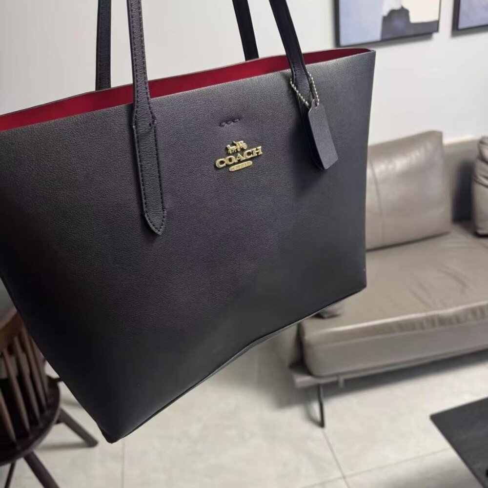 Coach Black and Red Handbag - Picture 6 of 6